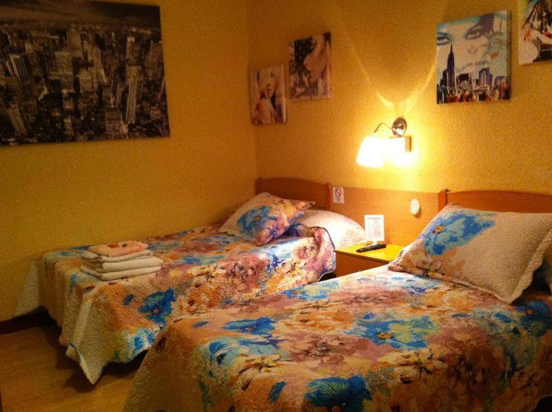 Hostal Alicante Madrid Cameră foto
